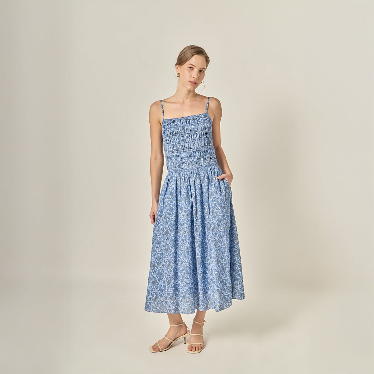 Paisley Print Smocked Bodice Spaghetti Strap A-Line Midi Dress