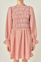 Gingham Minikleid mit Smok-Stickerei, Puffärmeln und Rüschensaum