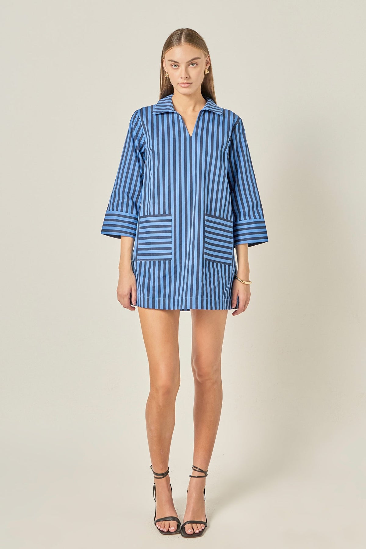 Maritimer gestreifter Kaftan mit Kragen, A-Linien-Schnitt und Dreiviertelärmeln als Minikleid