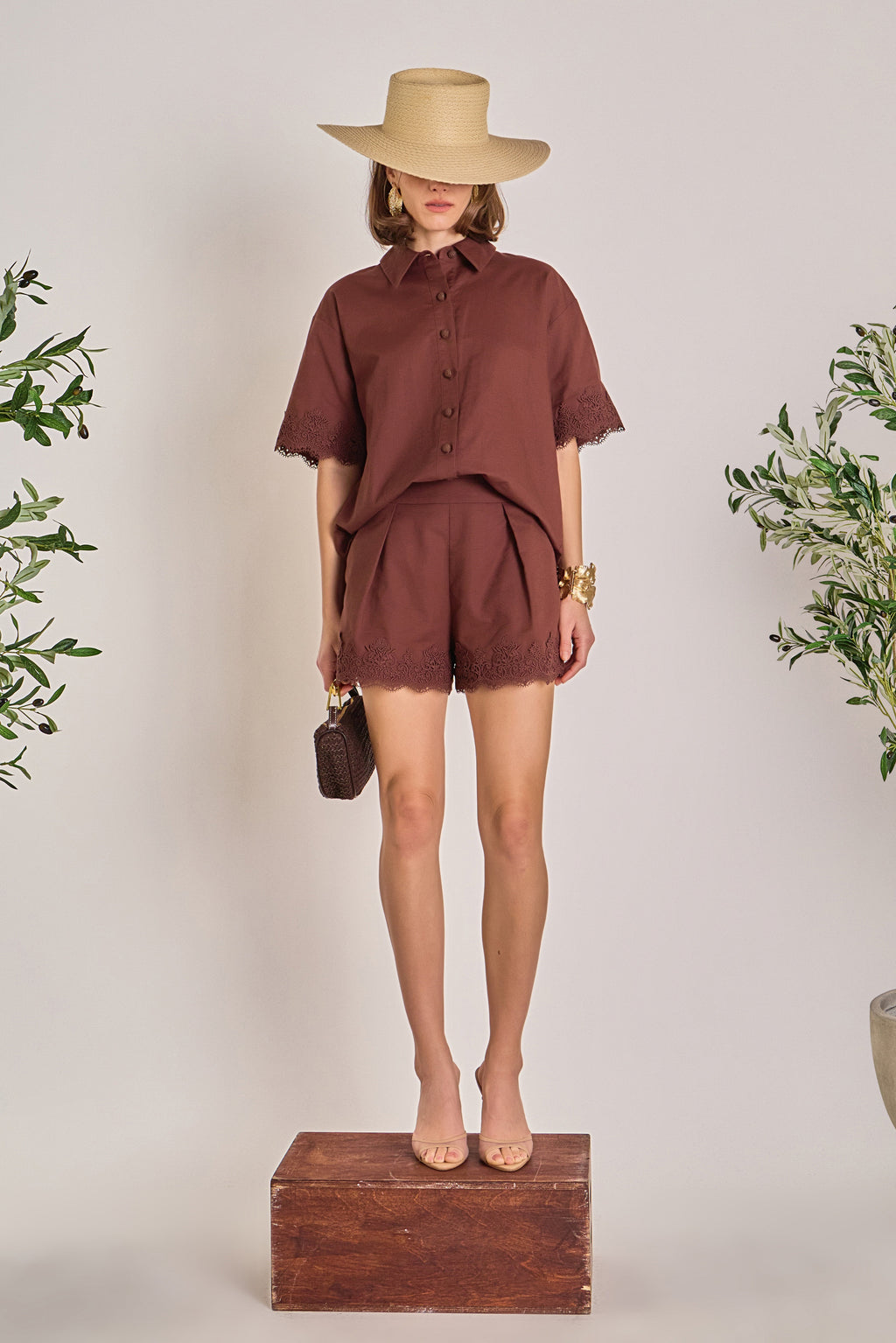 High-Waisted Linen Pleated Crochet Lace Cuff Shorts