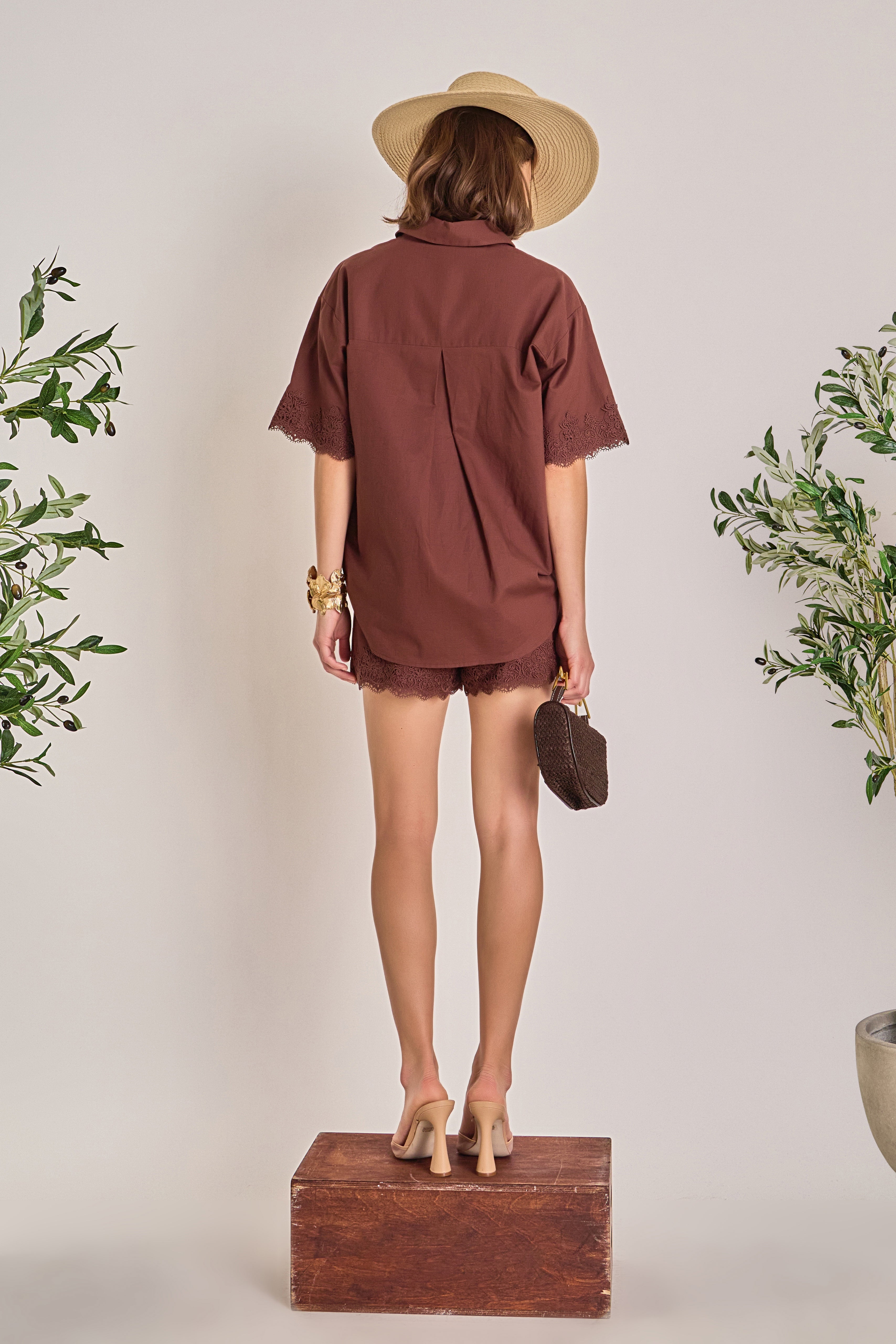 High-Waisted Linen Pleated Crochet Lace Cuff Shorts