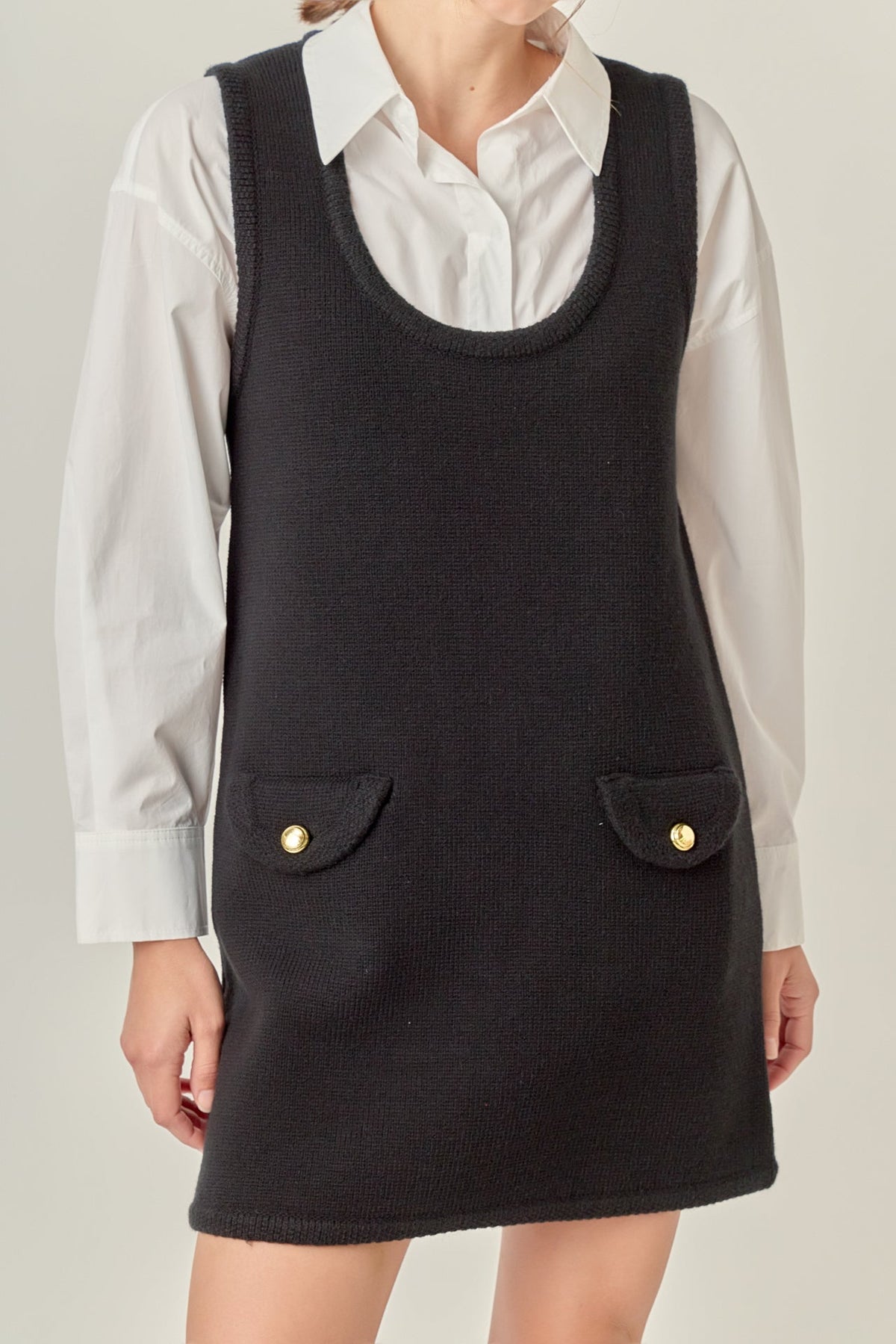 Scoop-Neck-Ärmelloses-Strick-Minikleid-Mit-Pattentaschen