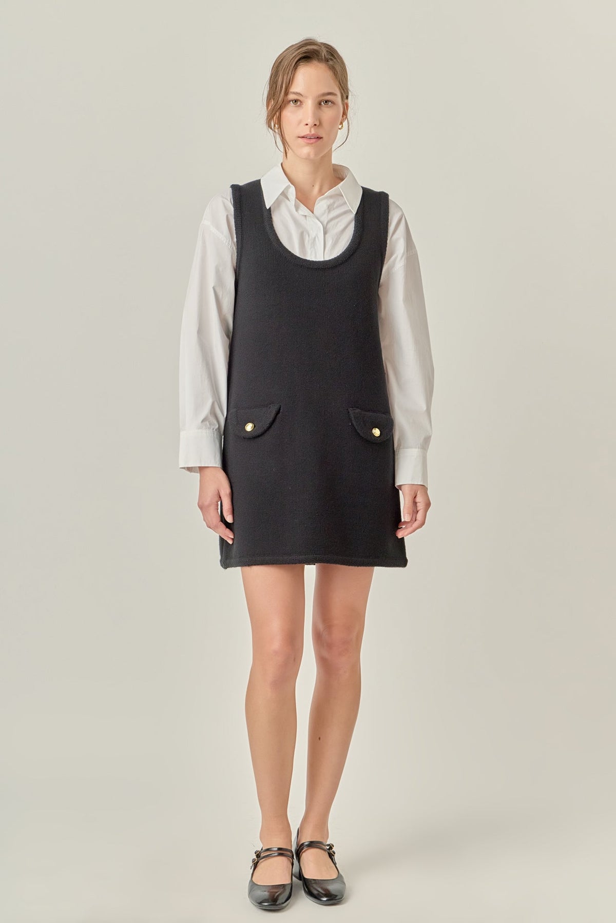 Scoop-Neck-Ärmelloses-Strick-Minikleid-Mit-Pattentaschen