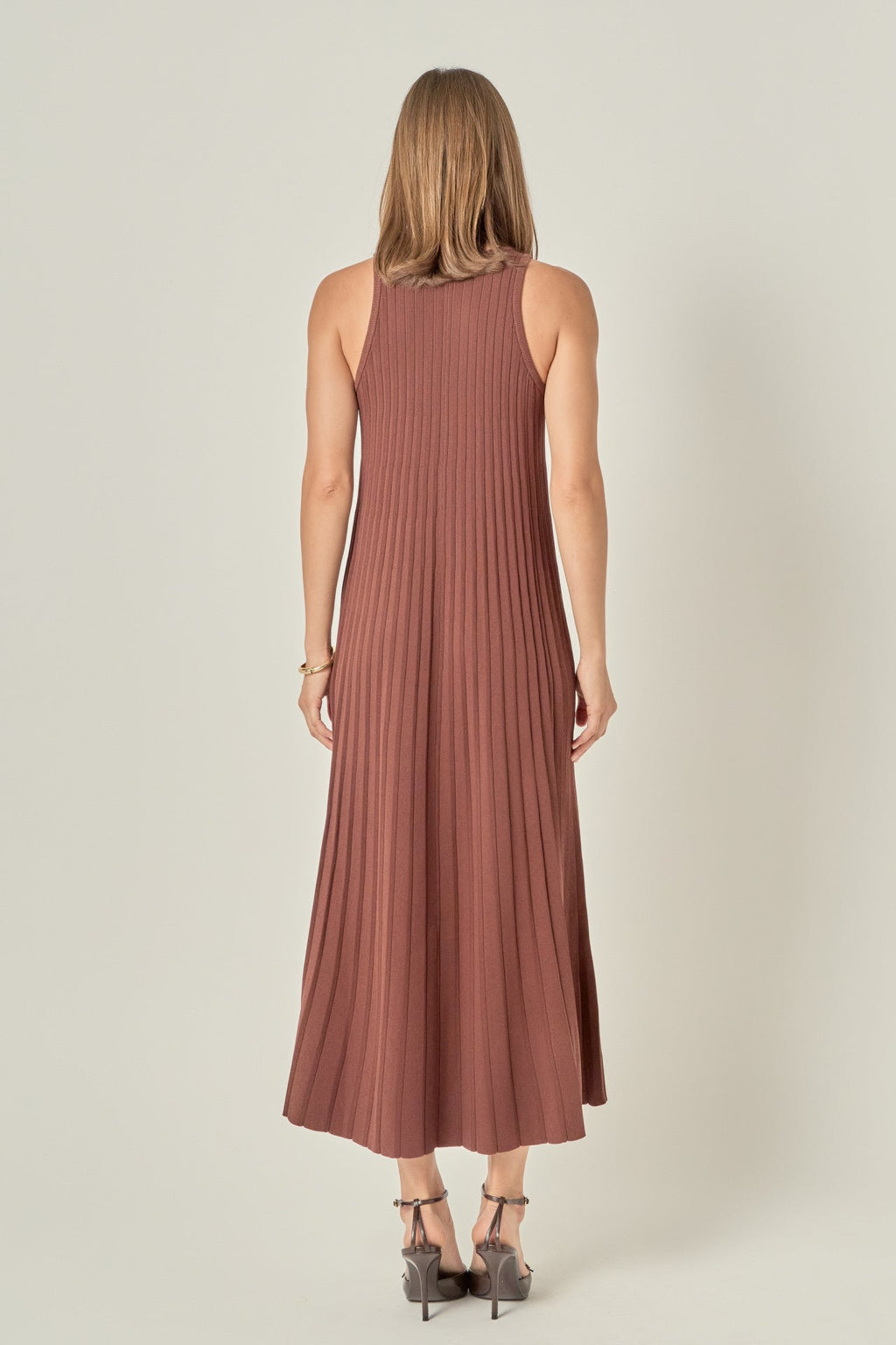 Ärmelloses Midikleid aus Strick mit Rundhalsausschnitt und Falten in A-Linie