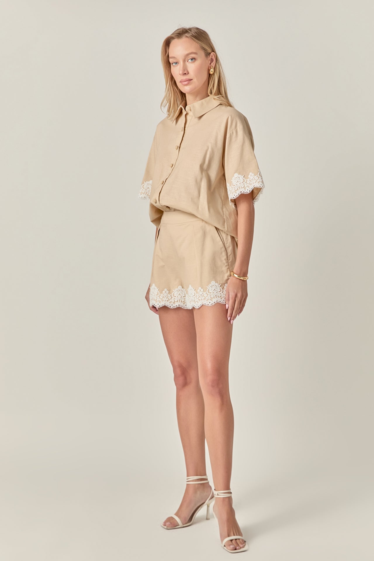 High-Waisted Linen Pleated Crochet Lace Cuff Shorts
