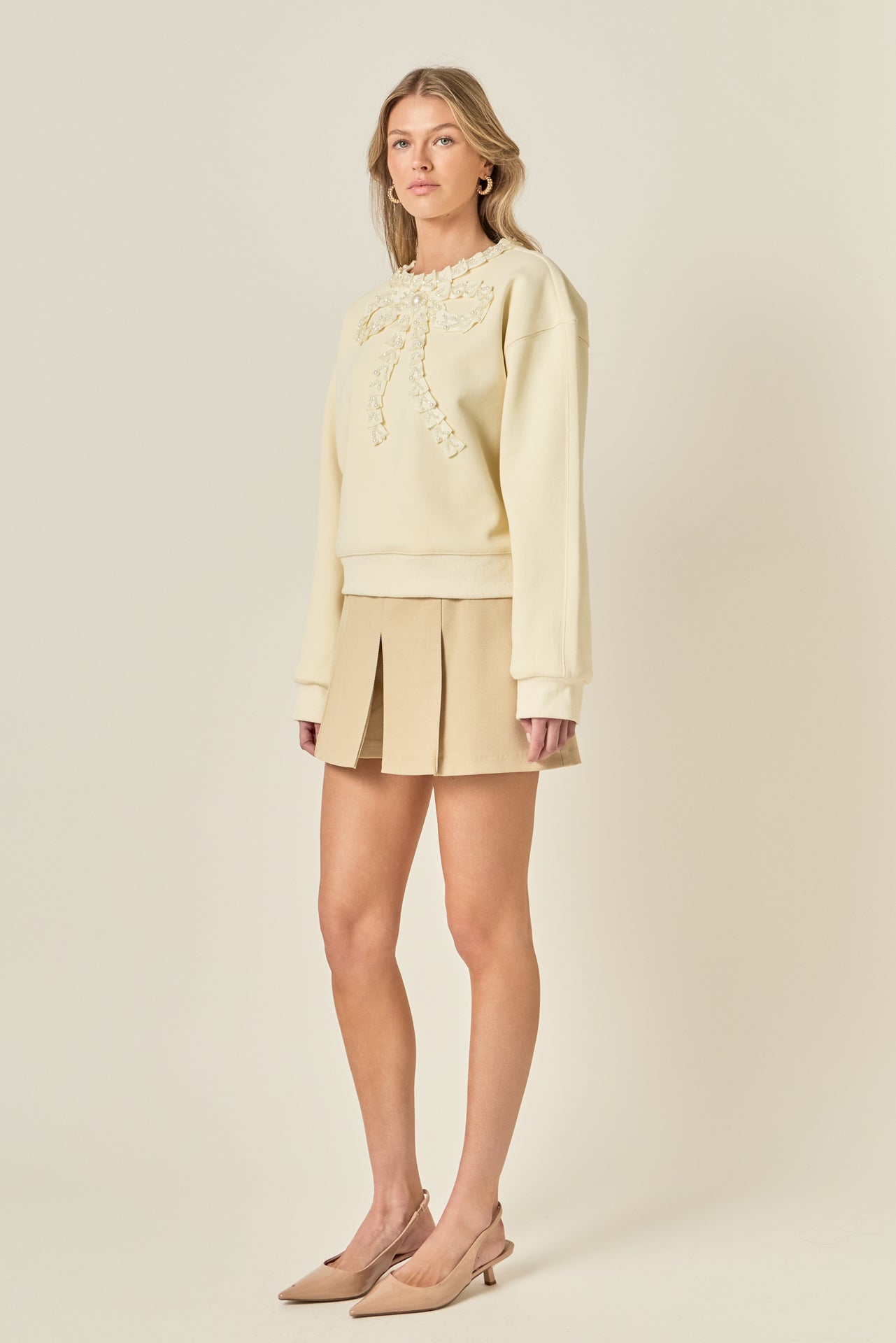 Beaded Pearl Ribbon Neck Trim Oversized Pullover Sweatshirt