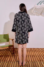 Blumenbesticktes V-Ausschnitt Glockenärmel Häkelborte Minikleid