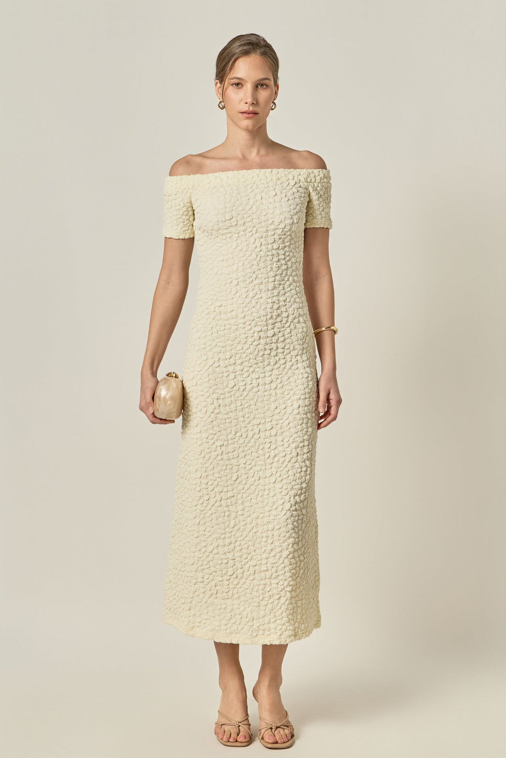 Ärmelloses Midikleid aus Bouclé-Strick mit Off-Shoulder und taillierter Passform