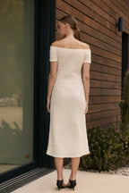 Ärmelloses Midikleid aus Bouclé-Strick mit Off-Shoulder und taillierter Passform