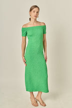 Ärmelloses Midikleid aus Bouclé-Strick mit Off-Shoulder und taillierter Passform