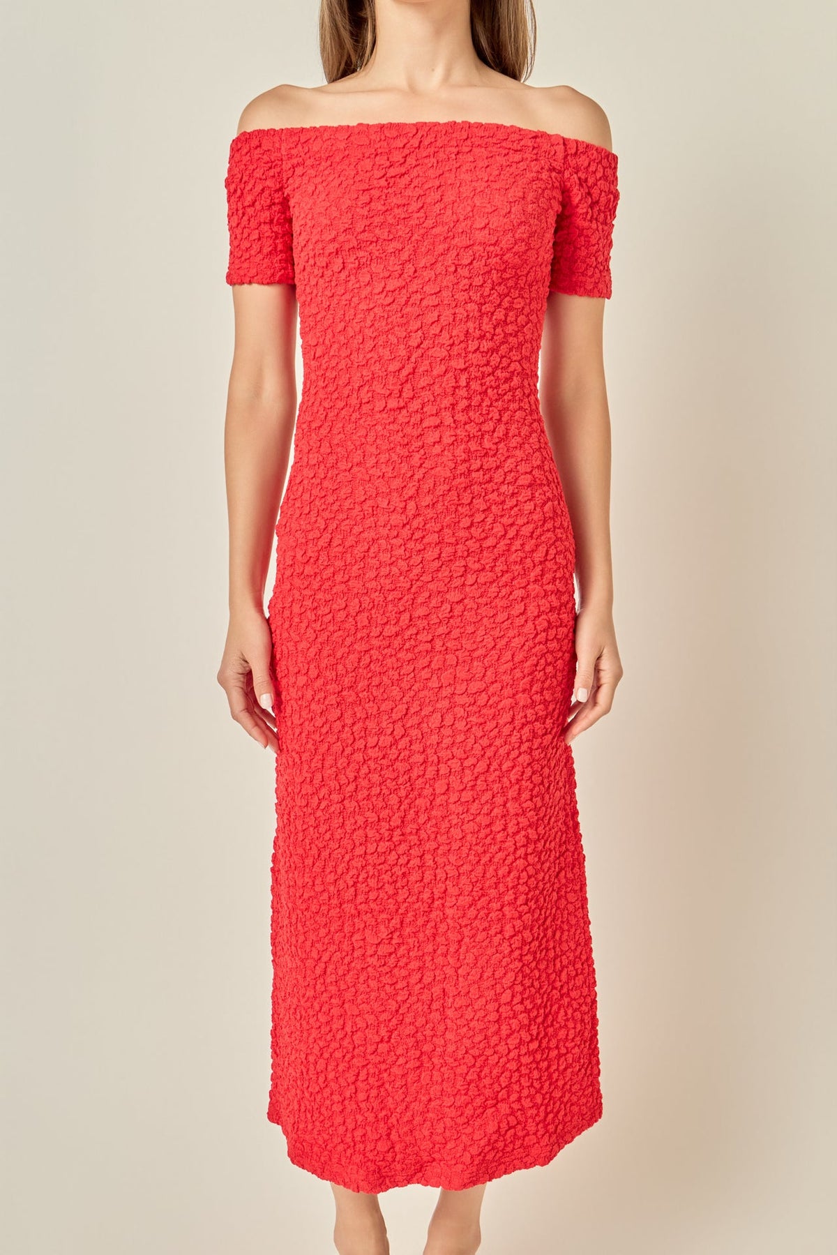 Ärmelloses Midikleid aus Bouclé-Strick mit Off-Shoulder und taillierter Passform