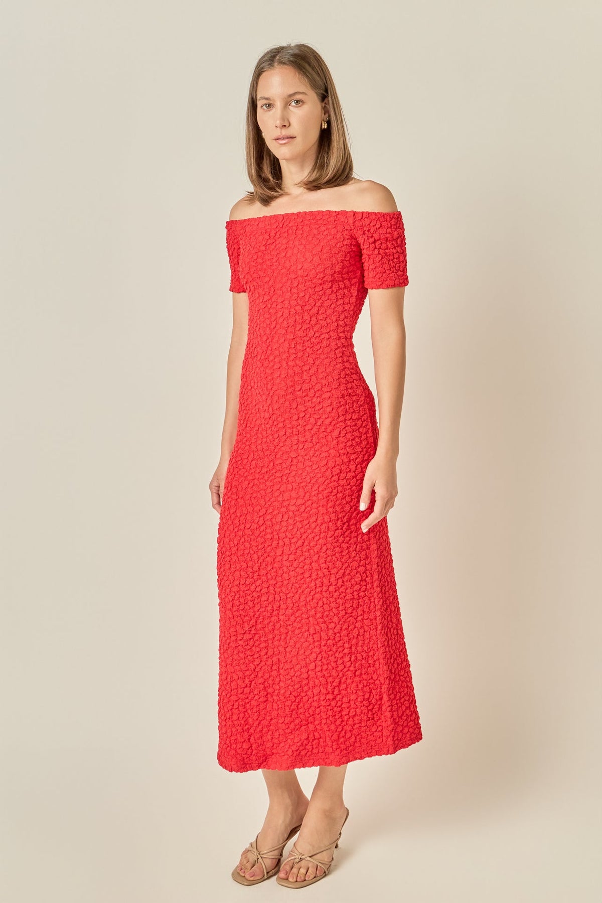 Ärmelloses Midikleid aus Bouclé-Strick mit Off-Shoulder und taillierter Passform