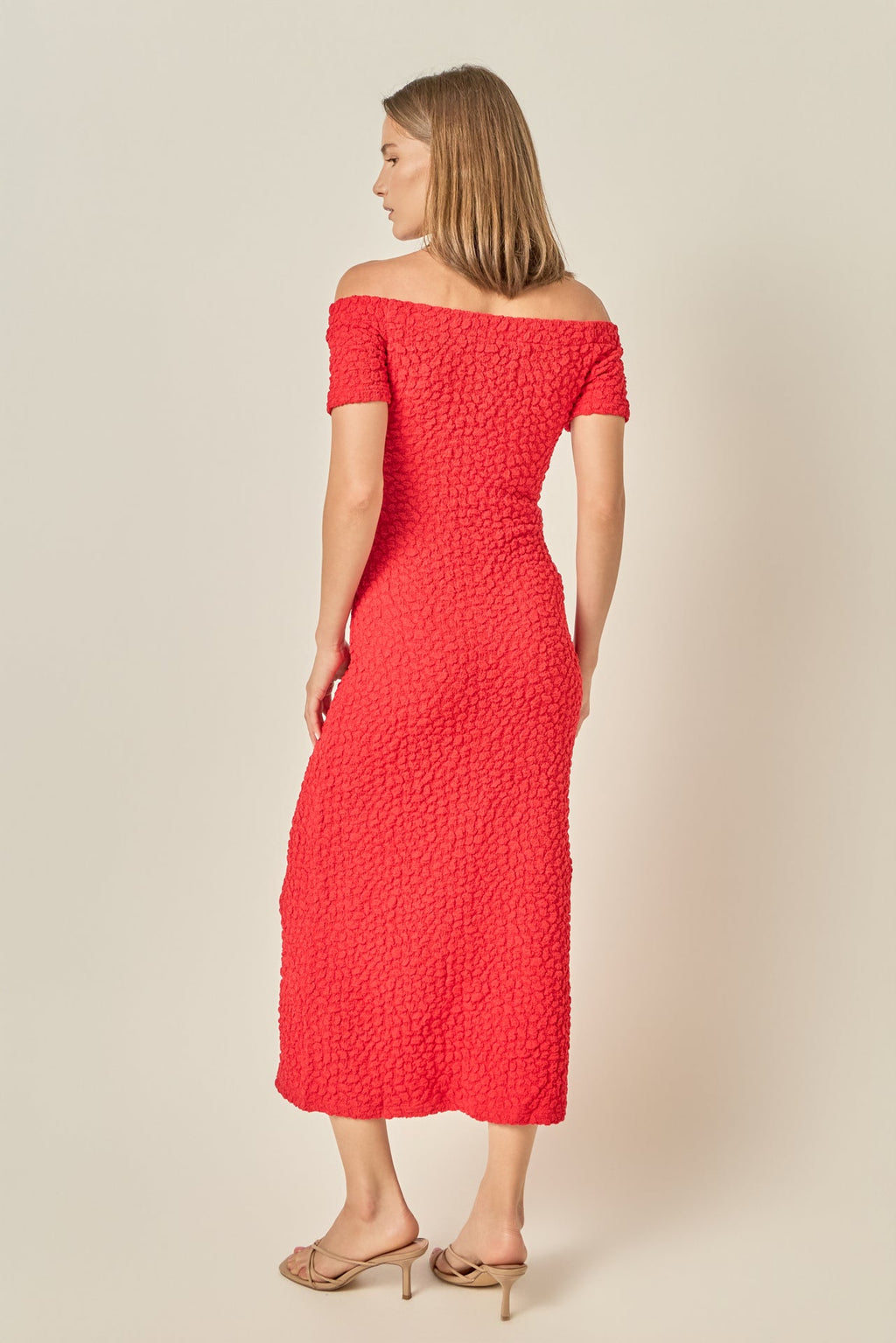 Ärmelloses Midikleid aus Bouclé-Strick mit Off-Shoulder und taillierter Passform